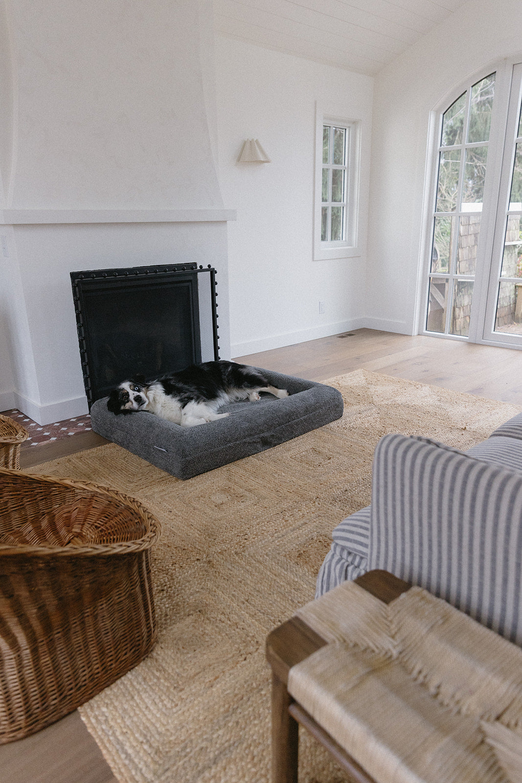 Dark Grey Bouclé Dog Bed - (Size Medium / Large)