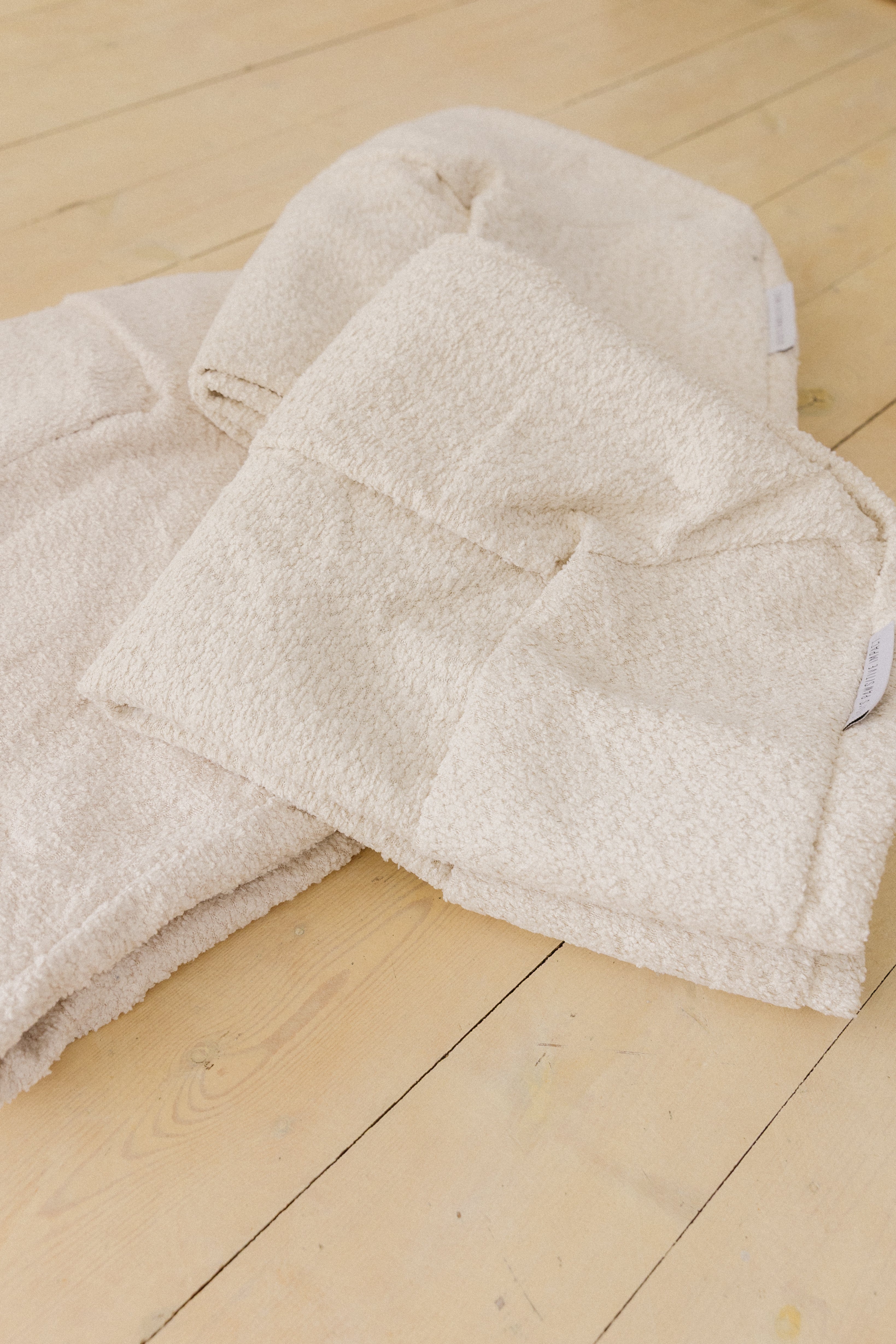 Spare cream boucle dog bed cover for medium / large size bed