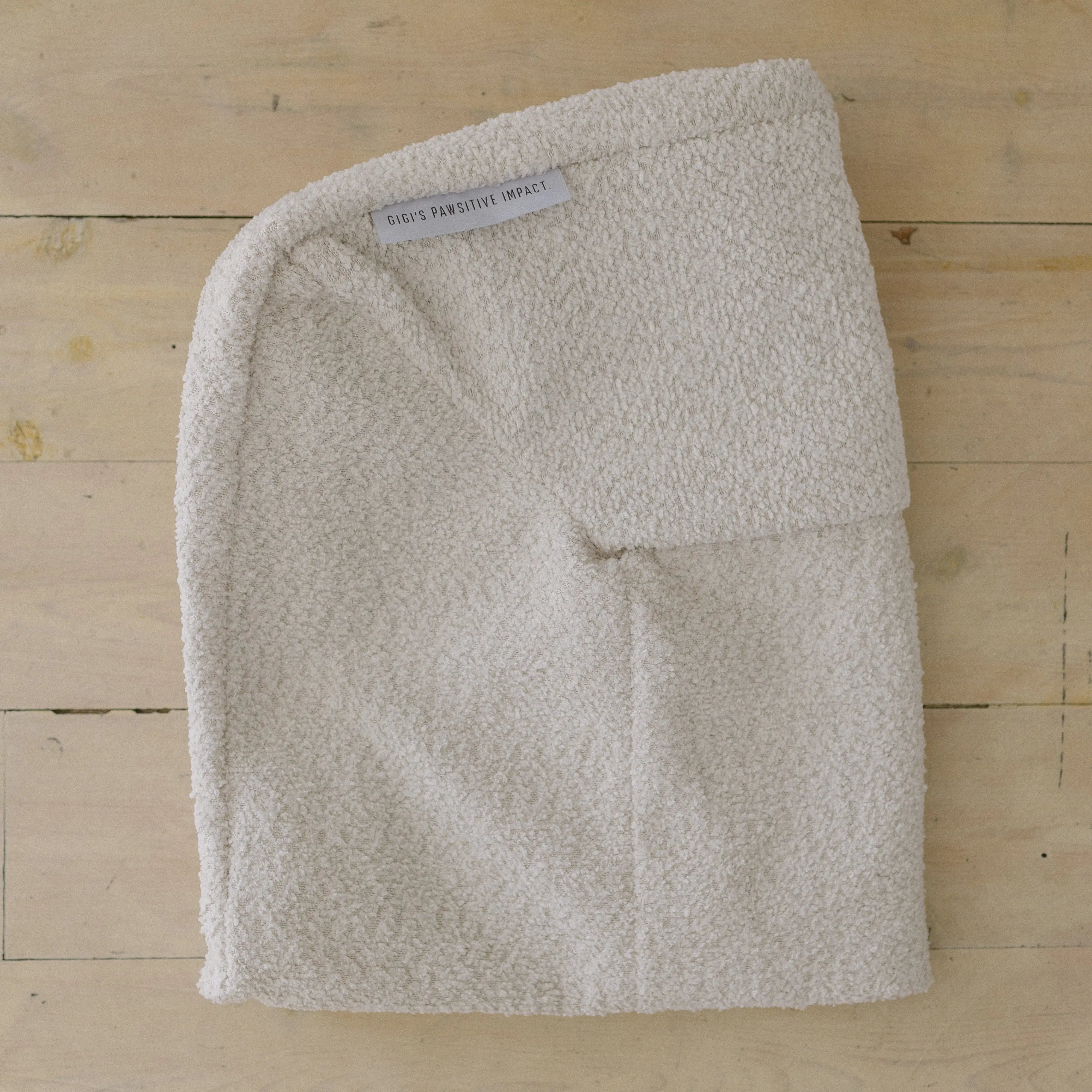 Spare cream boucle dog bed cover for medium / large size bed